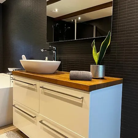 Maennituka Kuelalistemaja *