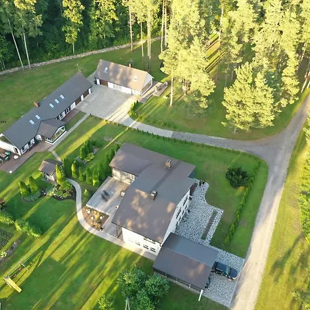 Willa Maennituka Kuelalistemaja