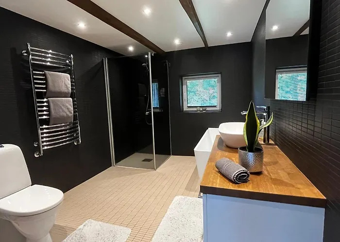 Maennituka Kuelalistemaja Villa Kirikukula (Saaremaa)